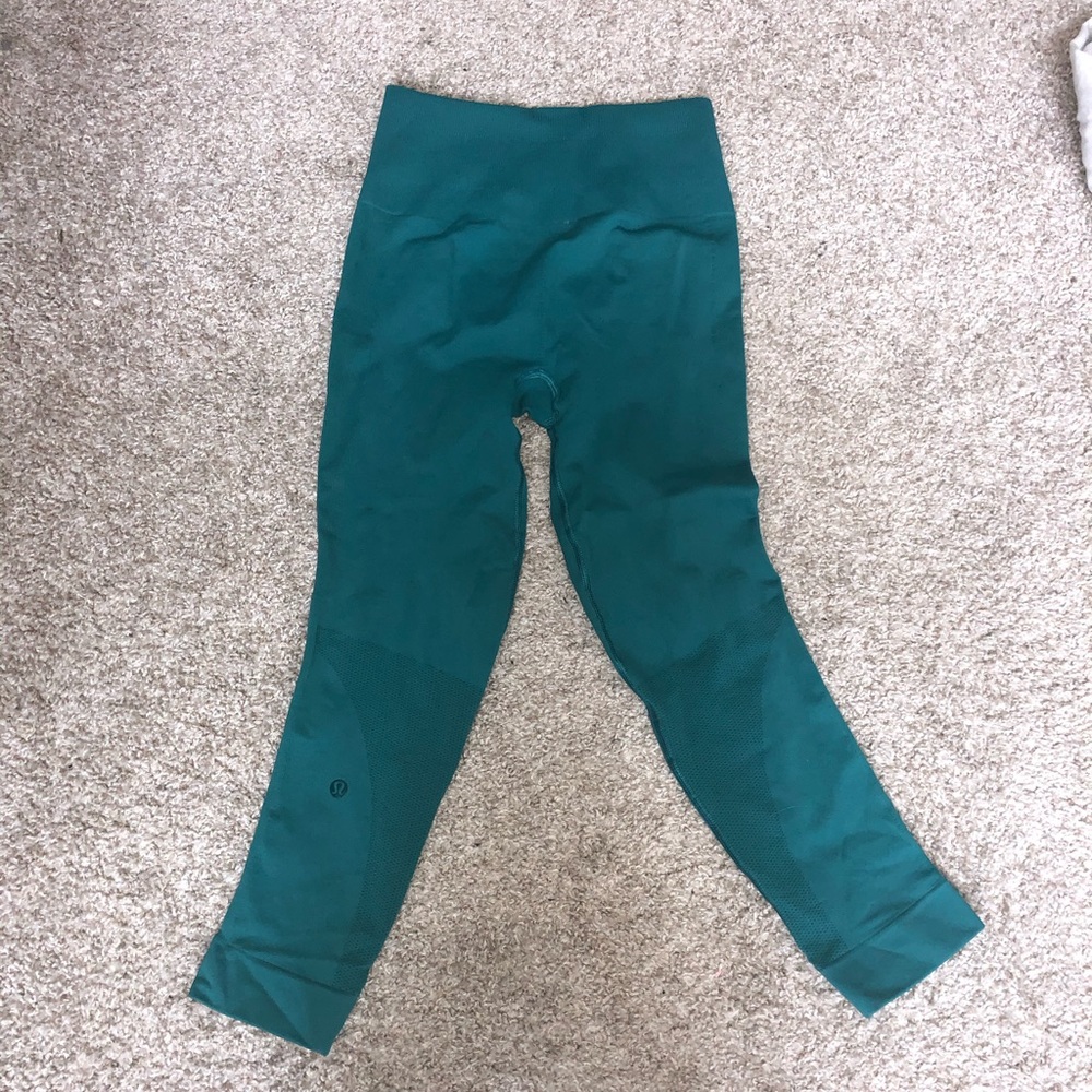Lululemon 25’’ size 4 seamless crotch